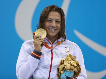 Nuria Marqués Soto tras ganar su medalla de oro Nuria Marqués Soto tras ganar su medalla de oro
