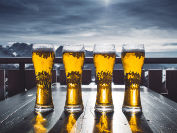 ¿Unas cervecitas? ¿Unas cervecitas?