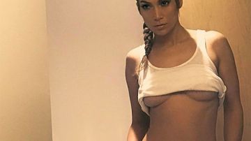 Jennifer Lopez comparte una foto muy sexy 