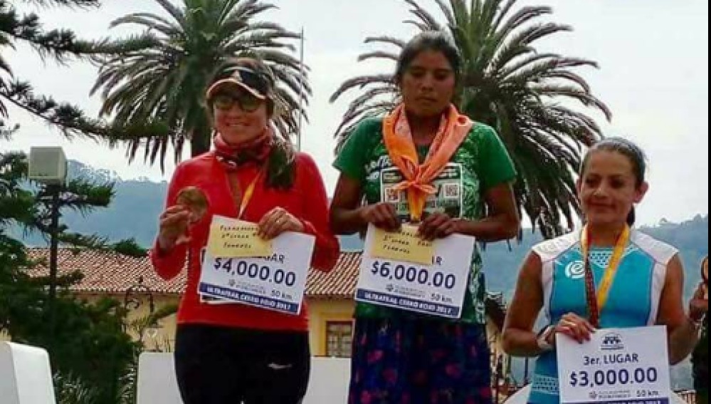 Una mujer tarahumara corre una maratón de 50 km 