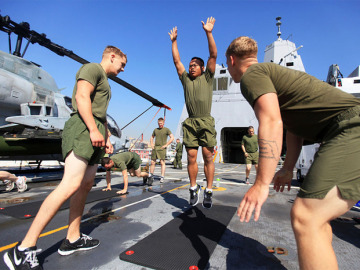 Marines haciendo Burpee Marines haciendo Burpee