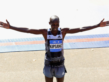 Wilson Kipsang celebra su triunfo en el maratón de Nueva York Wilson Kipsang celebra su triunfo en el maratón de Nueva York