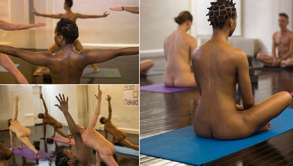 Practicando yoga sin ropa en una academia de Nueva York