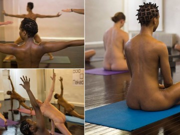 Practicando yoga sin ropa en una academia de Nueva York
