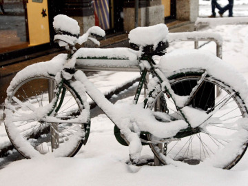 Una bicicleta impracticable por la nieve