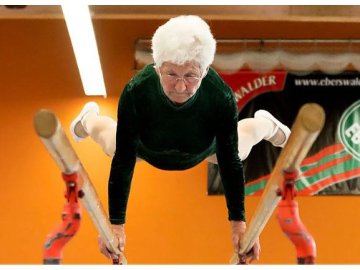 Johanna Quaas sobre las barras paralelas