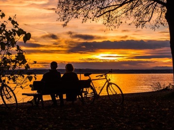 Una puesta de sol entre bicis... &iquest;prestadas?
