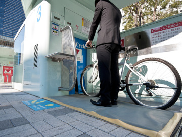 La entrada al parking subterr&aacute;neo de las bicis