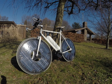 La Solar Bike recarg&aacute;ndose