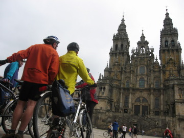Llegada a la Catedral de Santiago en bici