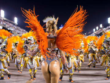 ¿Sueñas con tener un culo perfecto de brasileña? Aprende a bailar samba ¿Sueñas con tener un culo perfecto de brasileña? Aprende a bailar samba