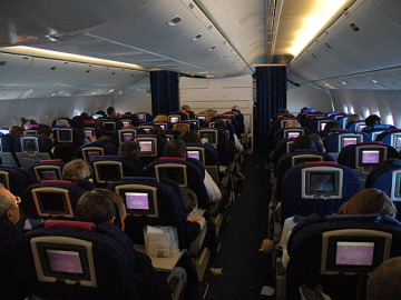 Interior de un vuelo transoce&aacute;nico