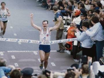 Rob de Castella ganando la maratón de Rotterdam Rob de Castella ganando la maratón de Rotterdam