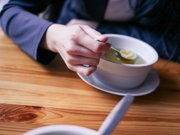 Una sopa antes de comer te evita calor&iacute;as