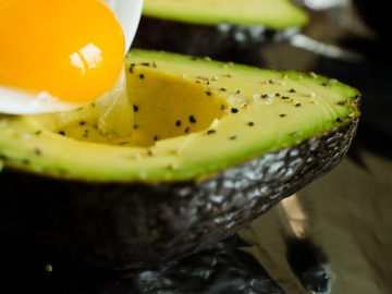 Aguacate con huevo Aguacate con huevo
