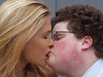 Bar Rafaeli en un anuncio de internet