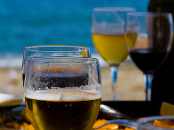 Cerveza, paella y chiringuito para el verano Cerveza, paella y chiringuito para el verano