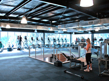 Un hotel en un gimnasio Un hotel en un gimnasio