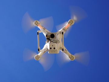 Correr con un dron será algo habitual en unos pocos años. 
